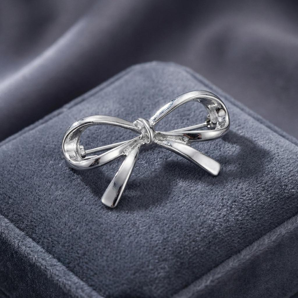 Elegant High-End French Retro Bow Brooch for Women – Luxe Pin Accessory for Suits and Coats, with Anti-Exposure Function