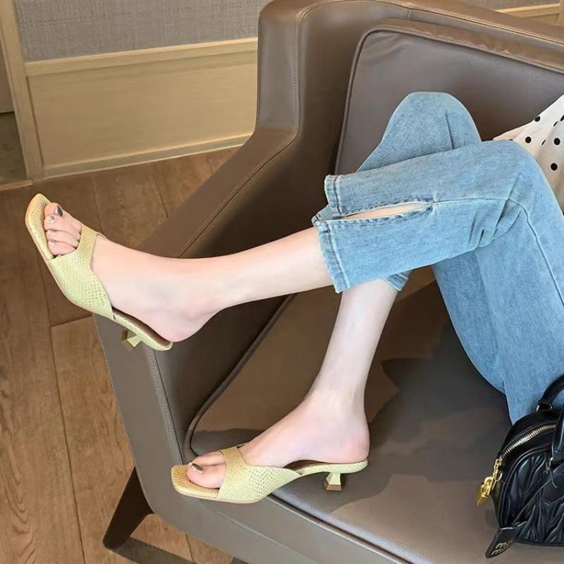 

Женские летние шлепанцы на низком каблуке с открытым носком, элегантные женские сандалии-слипоны на каблуке-рюмочке, женская мягкая удобная уличная обувь на каблуке 35 жёлтый
