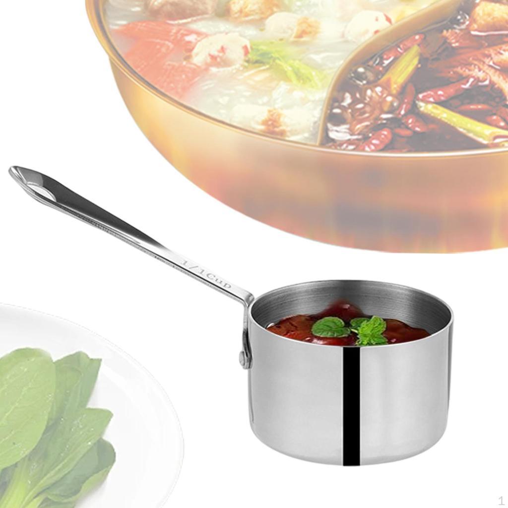 Kompakt kastrull med handtag för matlagning och servering