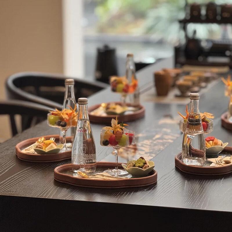 Elegant Flower-Shaped Stemmed Glass with Lid