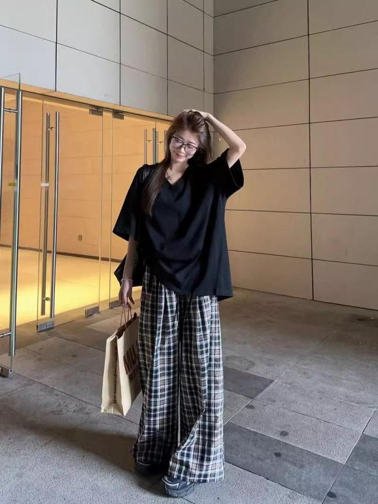 Women's Relaxed Fit Korean V-Neck Oversized T-Shirt - Short Sleeve, Mid-Length, Slimming, White, Perfect for Spring, Summer & Autumn