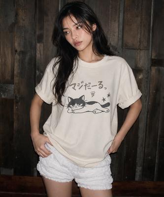 Lomaentinueo Cat Graphic T-Shirt - Darui (Ivory)