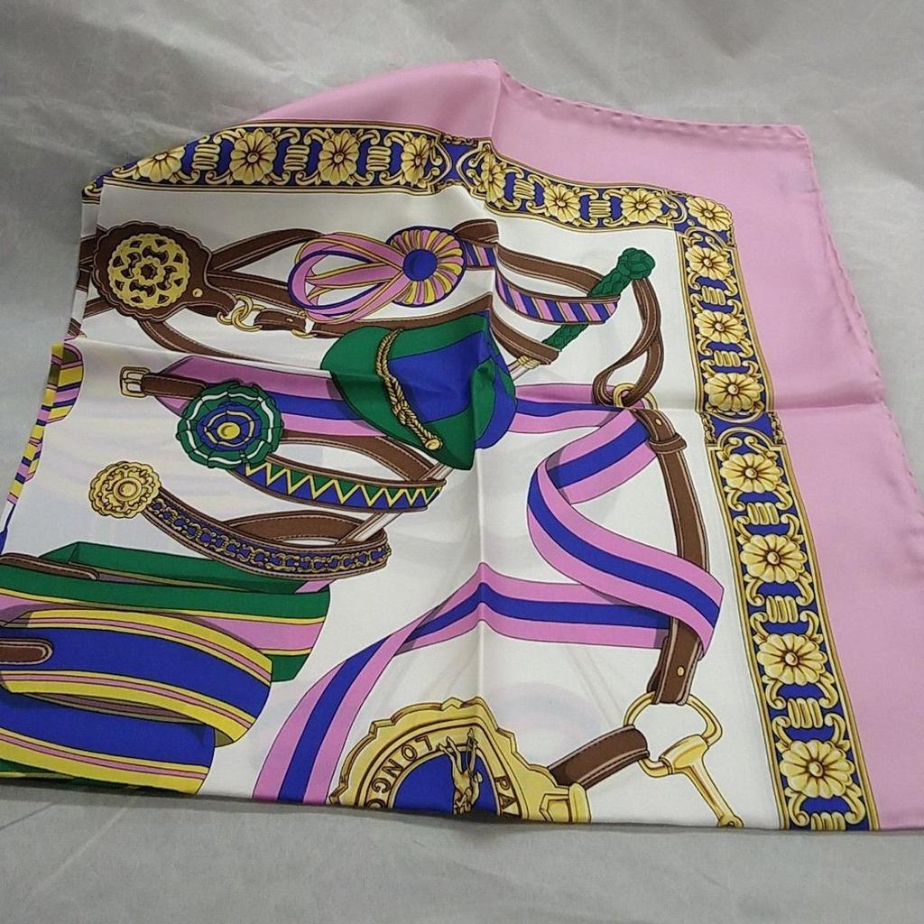 Used LONG CHAMP scarf