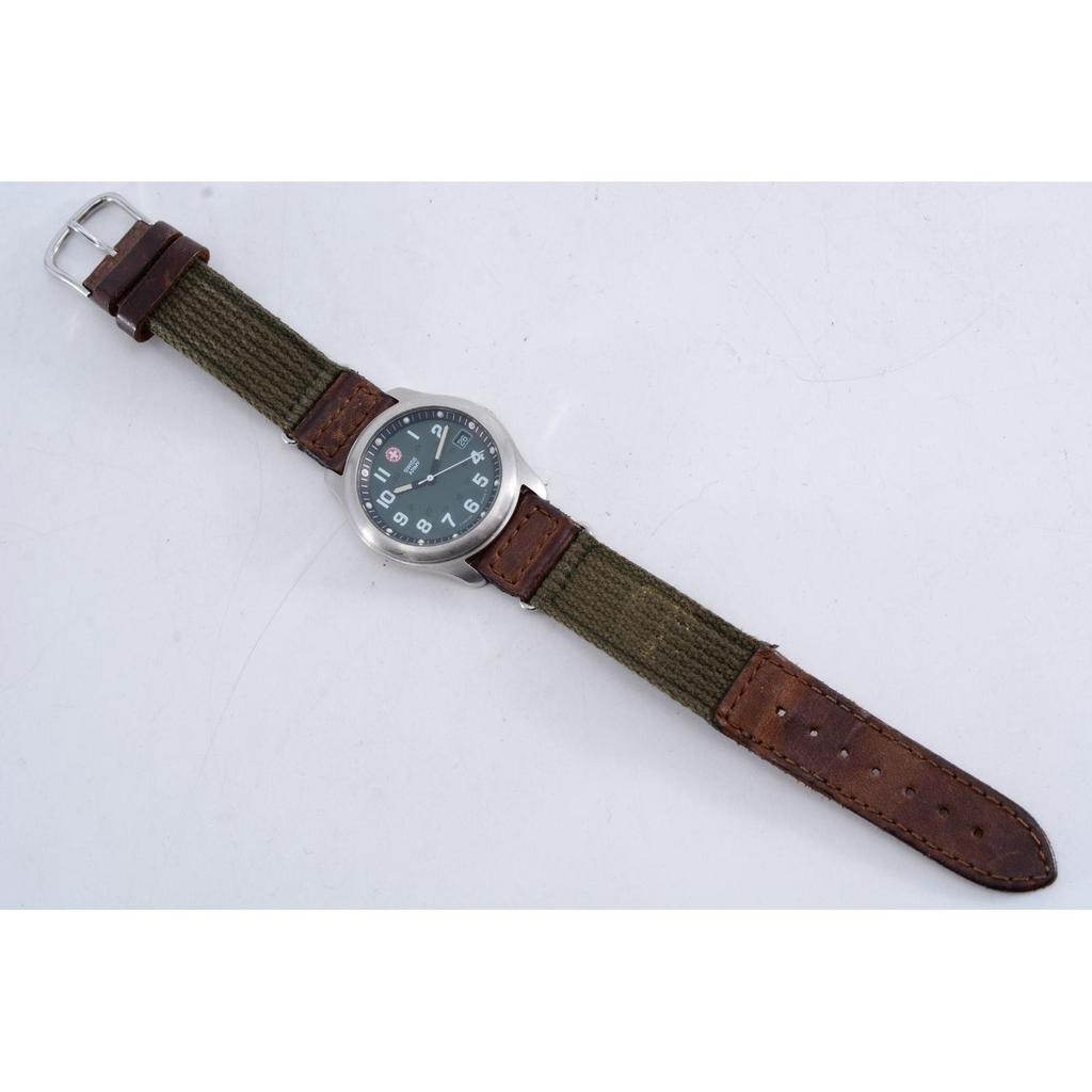 Used VICTORINOX 25322 Crusader Quartz Watch Men's Operating Item