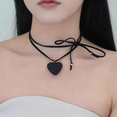 Adjustable Black Leather Lace-up Necklace Fashionable Heart Pendant Necklace Enchanting Jewelry for Women Daily and Party Glam