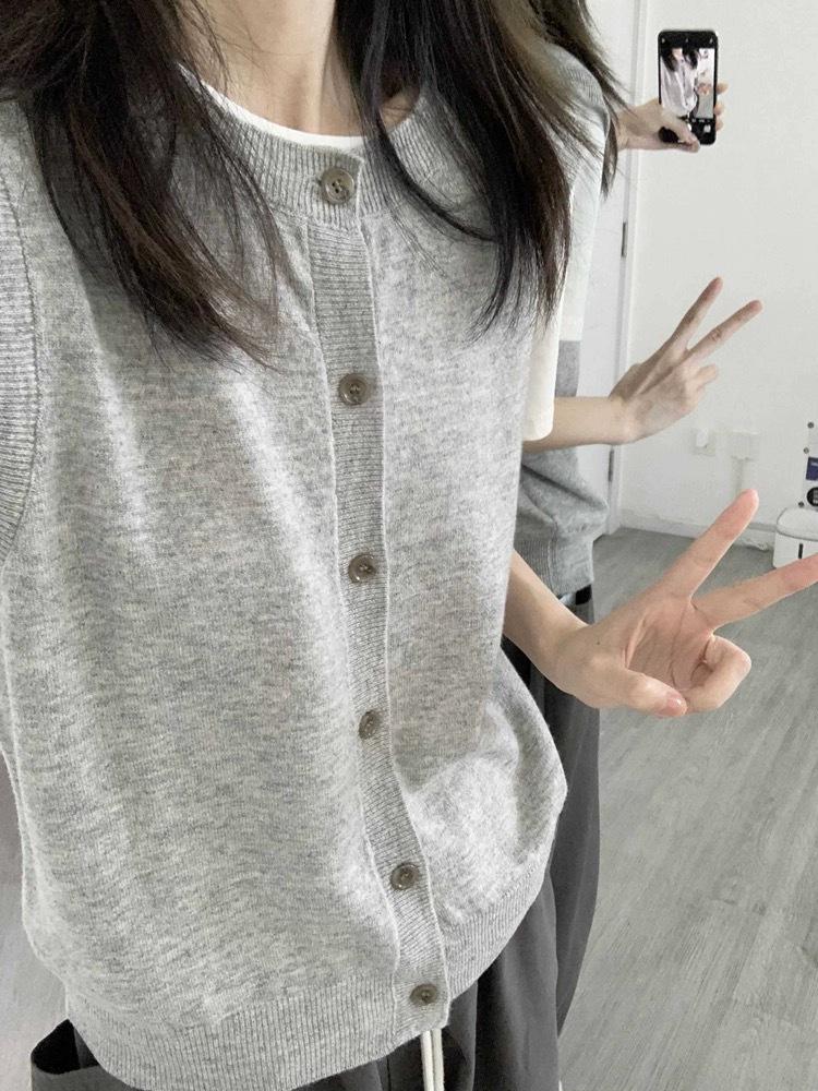 Damen Graue Minimalistische Lagenwolle Strickweste - Frühjahr 2024 Kollektion