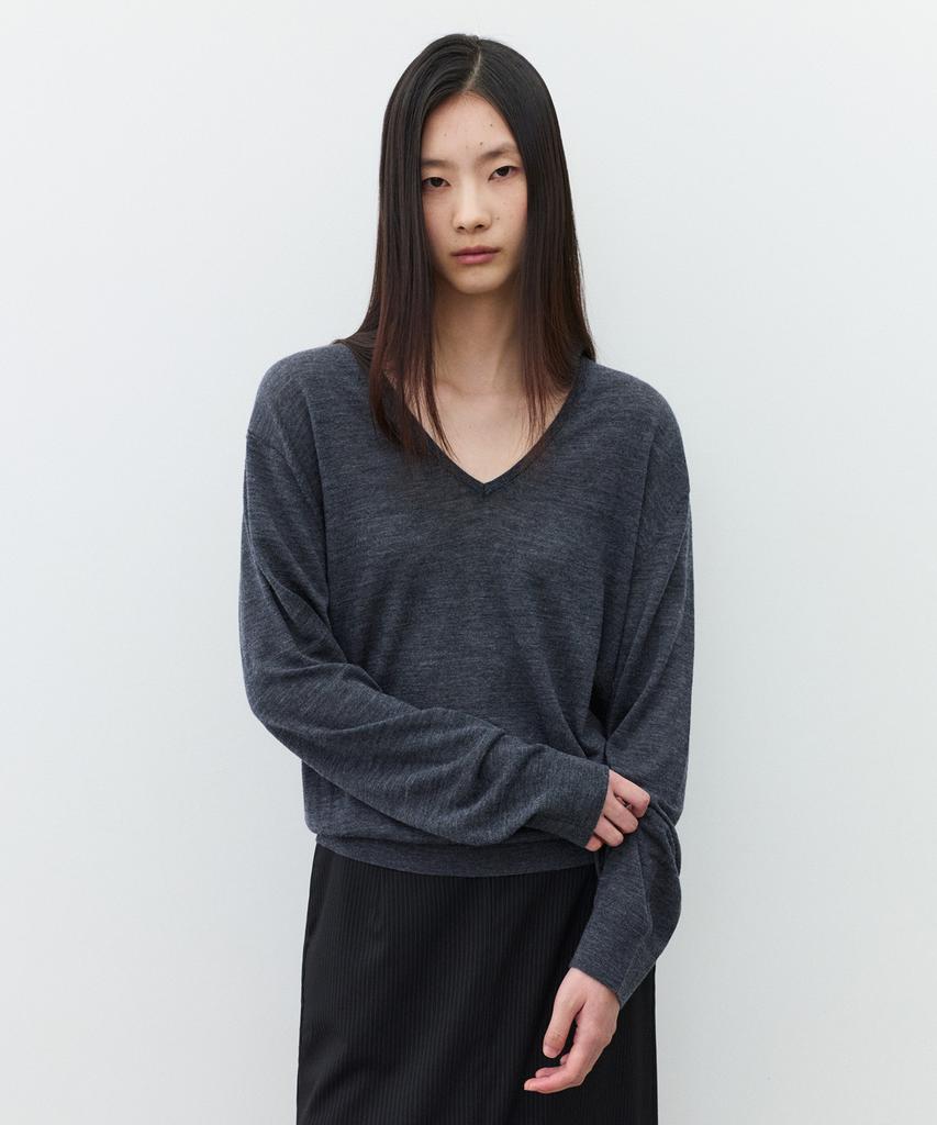 SUARE WOMEN 100% Fine Wool V-Neck Knit Charcoal