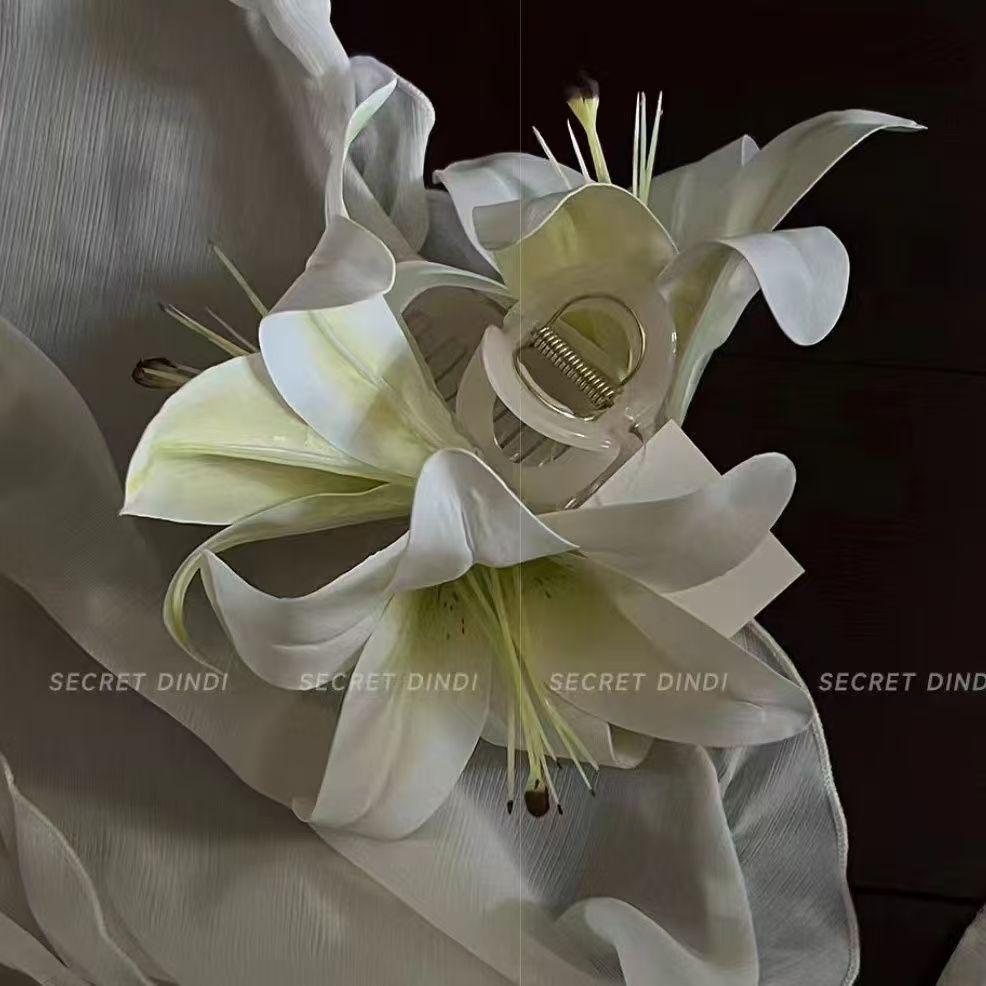 Elegant Purple Lily Flower Hair Claw Clip - Chic, High-End Design for Stunning Updos
