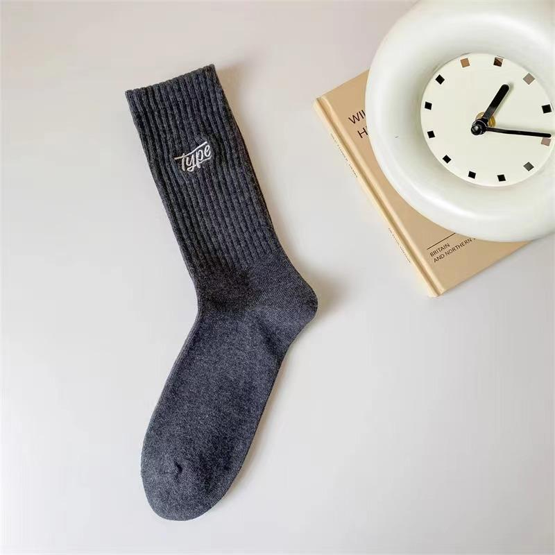 Men's and Women's Matching Spring/Autumn Style Non-Cotton Sports Trend Sweat-Absorbing Anti-Odor Letter Patterned Stockings