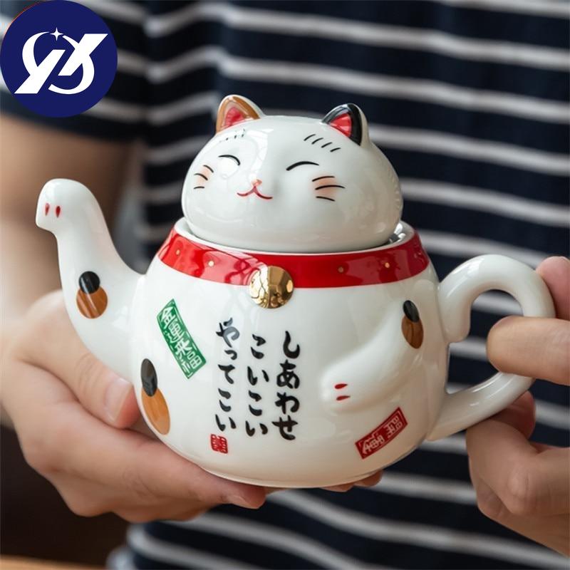 Cute Japanese Lucky Cat Porcelain Tea Set Creative Maneki Neko Ceramic Tea Cup Kettle with Strainer Office Teapot Water Mug