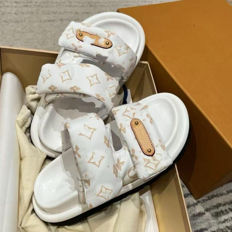 Thick-soled magic summer new fashion casual flat-bottomed open-toed slippers women's beach shoes
