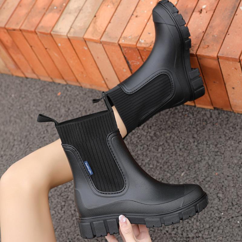 Rain Boots Women's Four Seasons Fashion Outdoor Mid-tube Waterproof Non-slip Rubber Shoes Fashion Rain Boots