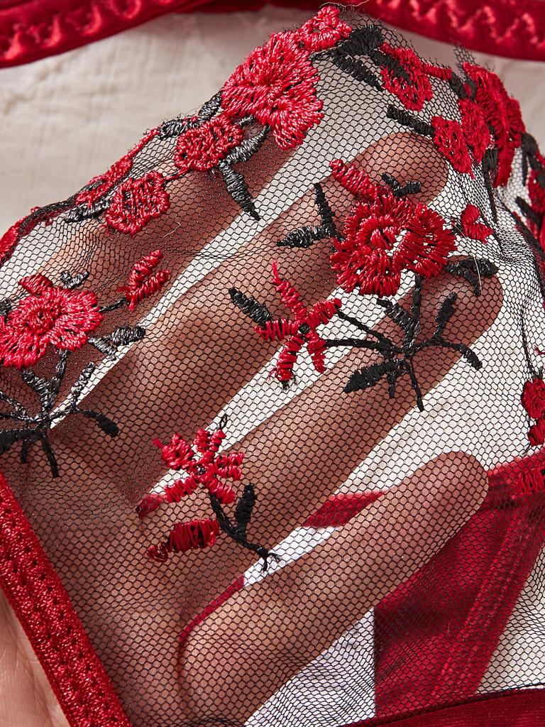 European-American Sexy Lingerie: Red Velvet Rose Embroidered Push-Up Bra & Panty Set