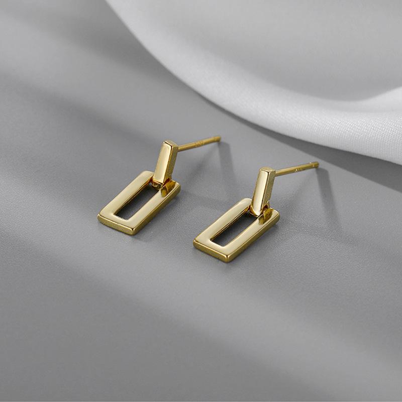 Real Gold-Plated Silver Needle Retro Flower Butterfly Pearl Stud Earrings - Exquisite High-End Design.