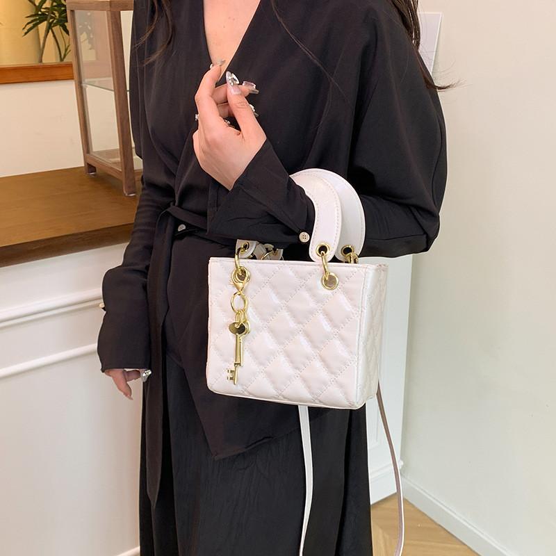 Street Style Mini Pu Crossbody Bag With Chain Strap For Daily Wear
