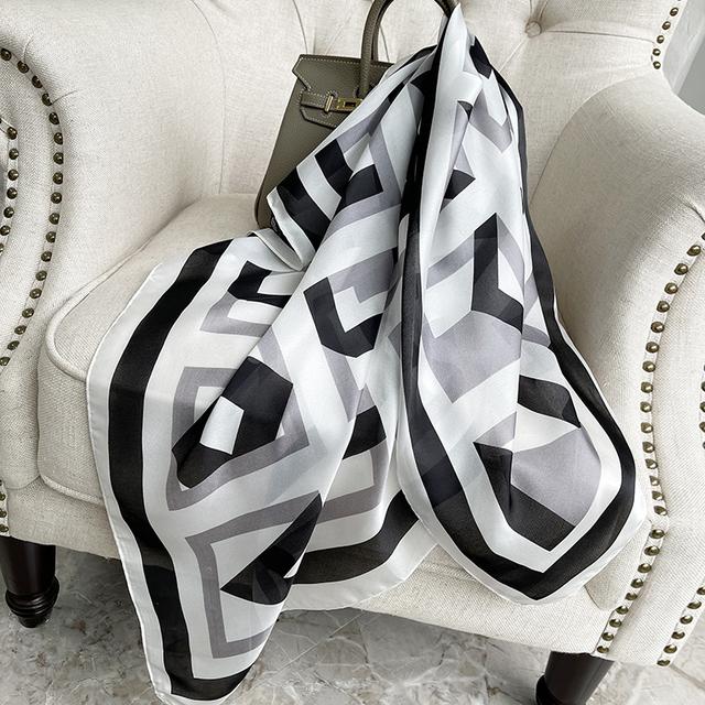 90cm *90cm Design Scarf Lady Shawl Printed Silk Felt Headscarf Scarf Lady Headscarf Square Scarf Lady Wrap Scarf 2021