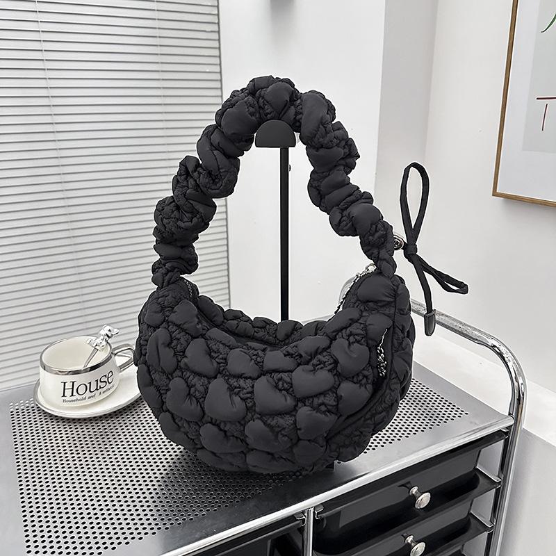 

Универсальная сумка-облако для женщин Niche 2025 года, плиссированная сумка-пельмень, персонализированная сумка-мессенджер на плечо с завязками на шнурке чёрный