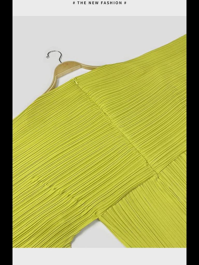 Women's Solid Color V-Neck Loose Pleated Mid-Length Dress for Spring 2025