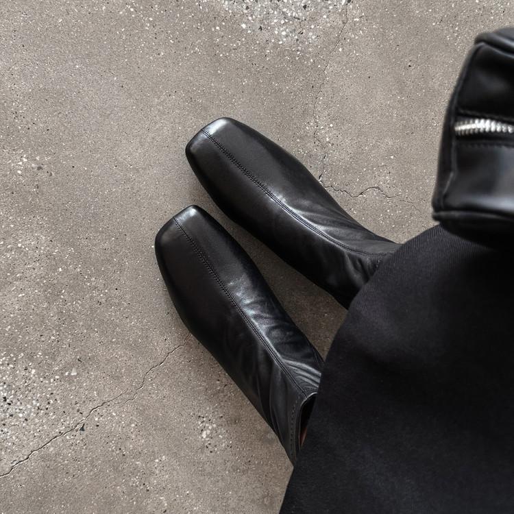 Winter thin boots women's 2025 new square head thick heel suede short boots versatile high heel Internet celebrity thin bare boots