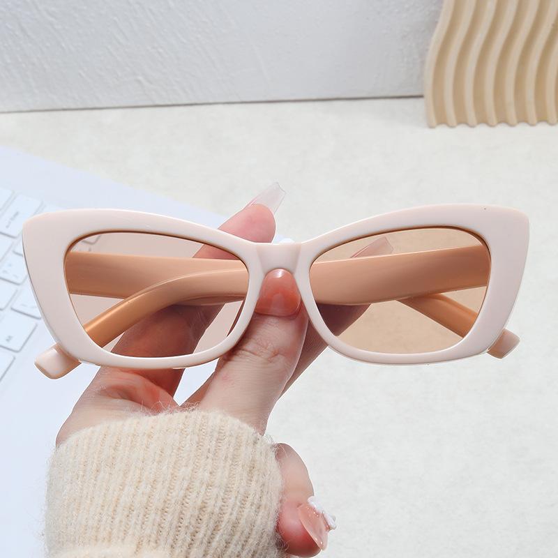 Cat Eye Shape Sunglasses Women European American Style Anti-reflective Female Glasses Vintage Retro Sun Glasses for Men
