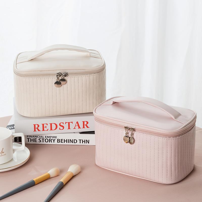 Large Capacity Water Resistant PU Fashion Travel Makeup Bag Zipper Closure Soft Handle for Cosmetics Skincare Vertical Storage