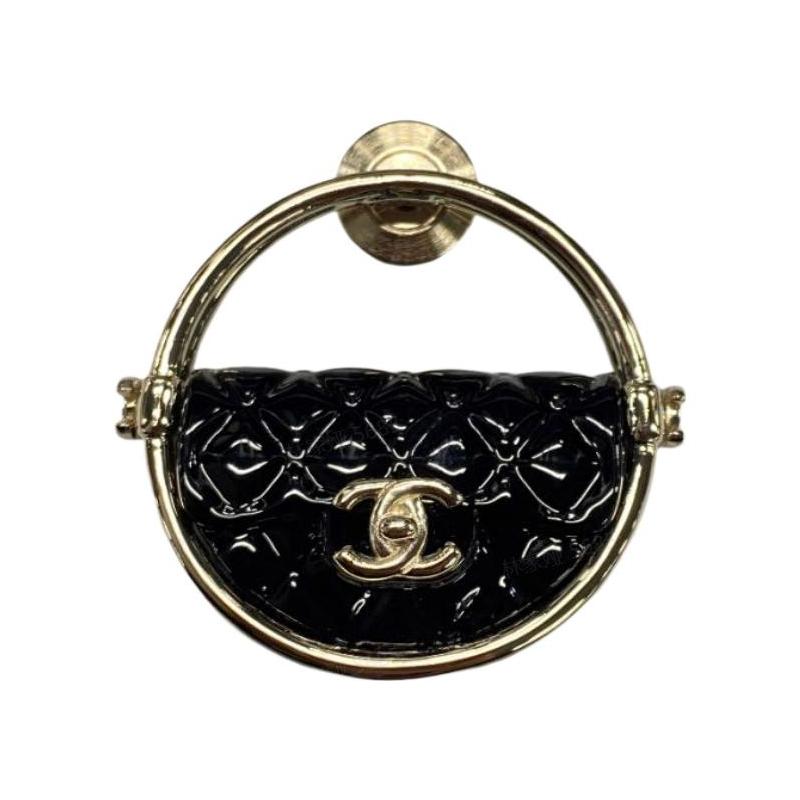 

CHANEL Round Diamond Bag Metal Brooch Women s 23C New Style золотий