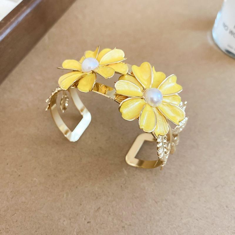 Early Spring Tone~ Metal Oil Drip Flower Bracelet Female Sweet Holiday Wind Bracelet New Design Sense Jewelry