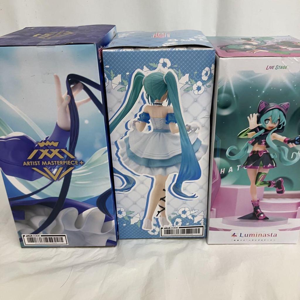 [USED] HF7A02 Hatsune Miku Figures (6 pieces)