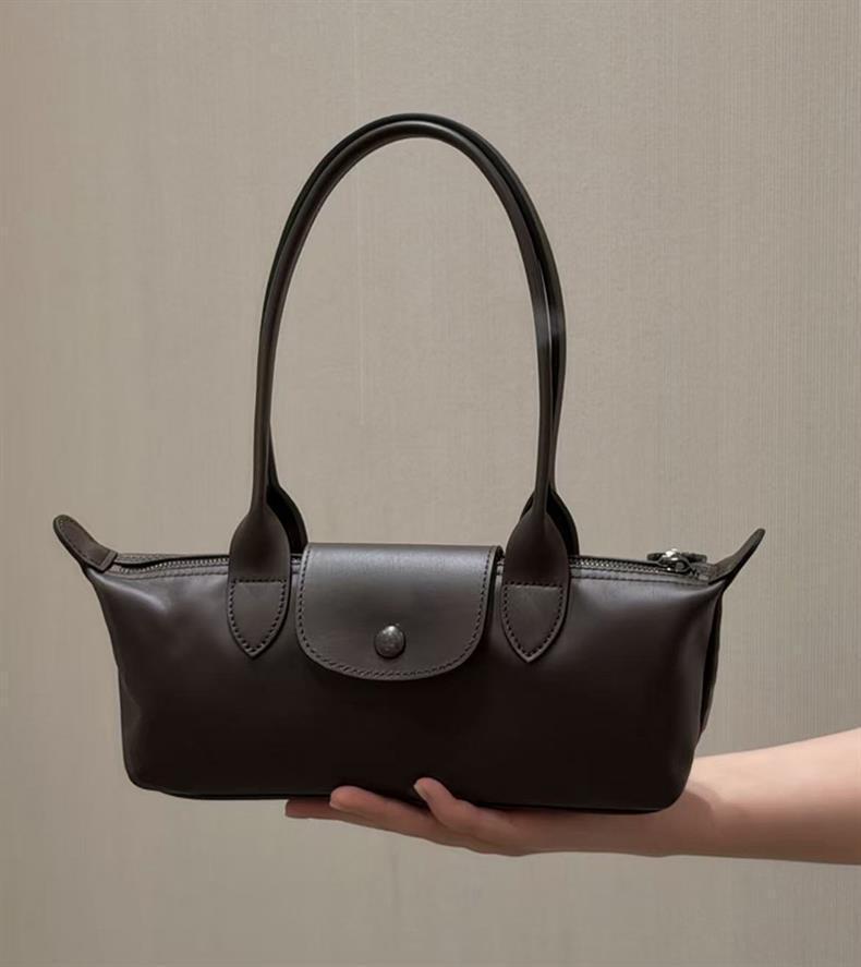 Mini Borsa a Gnocchi da Donna Estate 2026 Luce Lusso: Borsa a Spalla Baguette alla Moda, Versatile e di Grande Capacità.