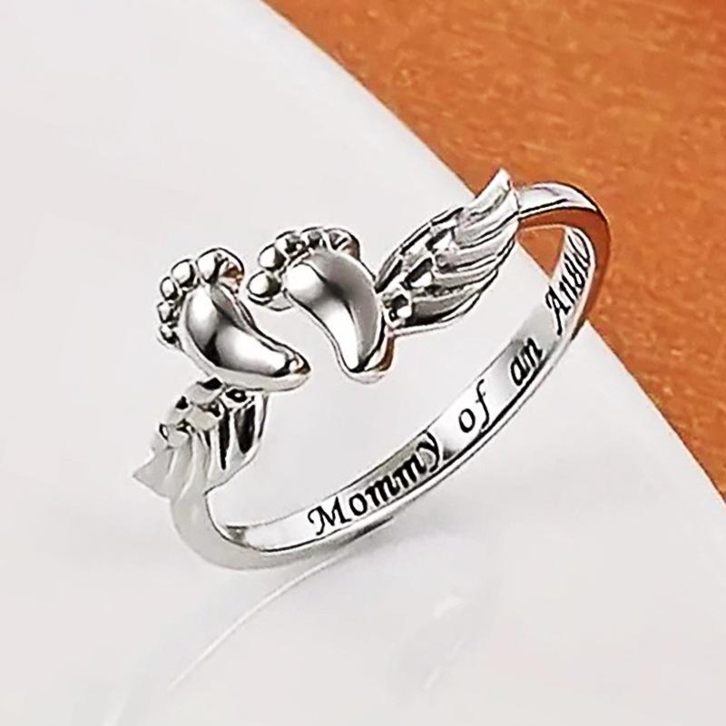 Cao Shi Angelic Footprint Ring: Sweet, Warm, and Elegant Jewelry for Women