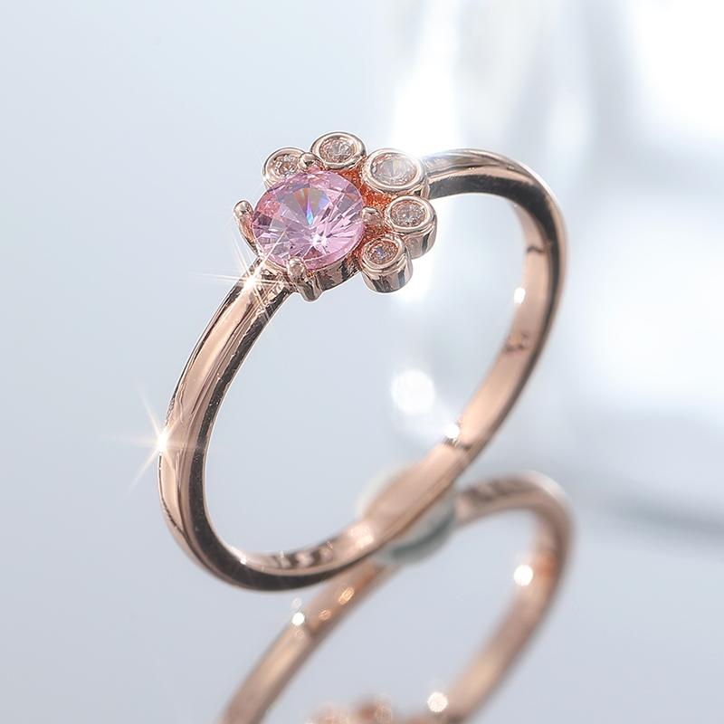 Romantic Elegant Inlaid Pink Synthetic Zirconia Claw Shaped Ring for Women Rose Golden Fashion Exquisite Wedding Jewelry Crafts