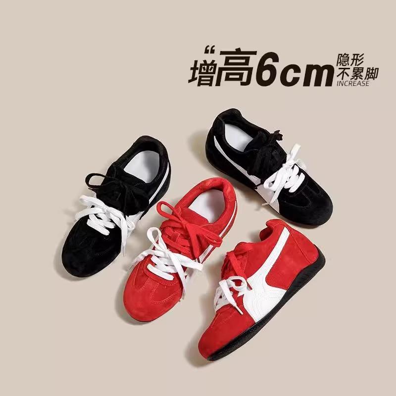 6Cm inner height increase German training shoes women's 2025 new versatile flat-soled retro Forrest Gump shoes red leather casual shoes.