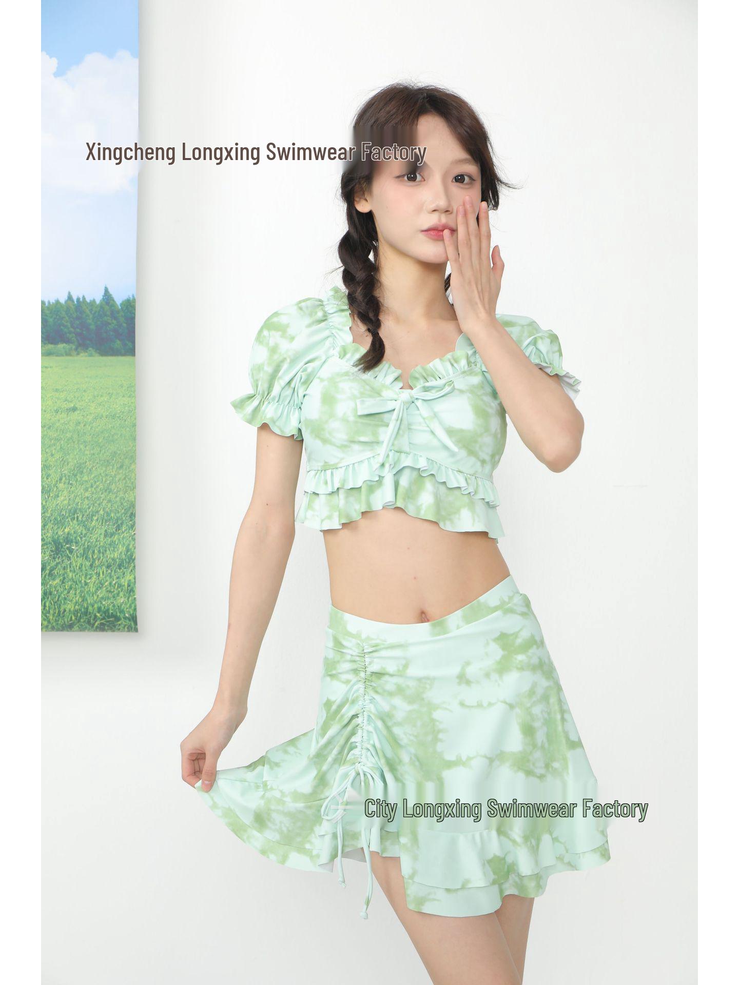 

Стильный зеленый купальник тай-дай из двух частей для женщин на 2025 год - с длинным рукавом, со сборками, с высокой талией M (90-105 cm) зелёный