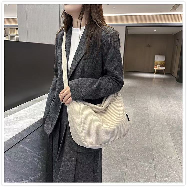 Japanese Style Corduroy Tote Bag Women Casual Large Capacity Student School Commuting Crossbody Shoulder Bag Fashiable Handbag