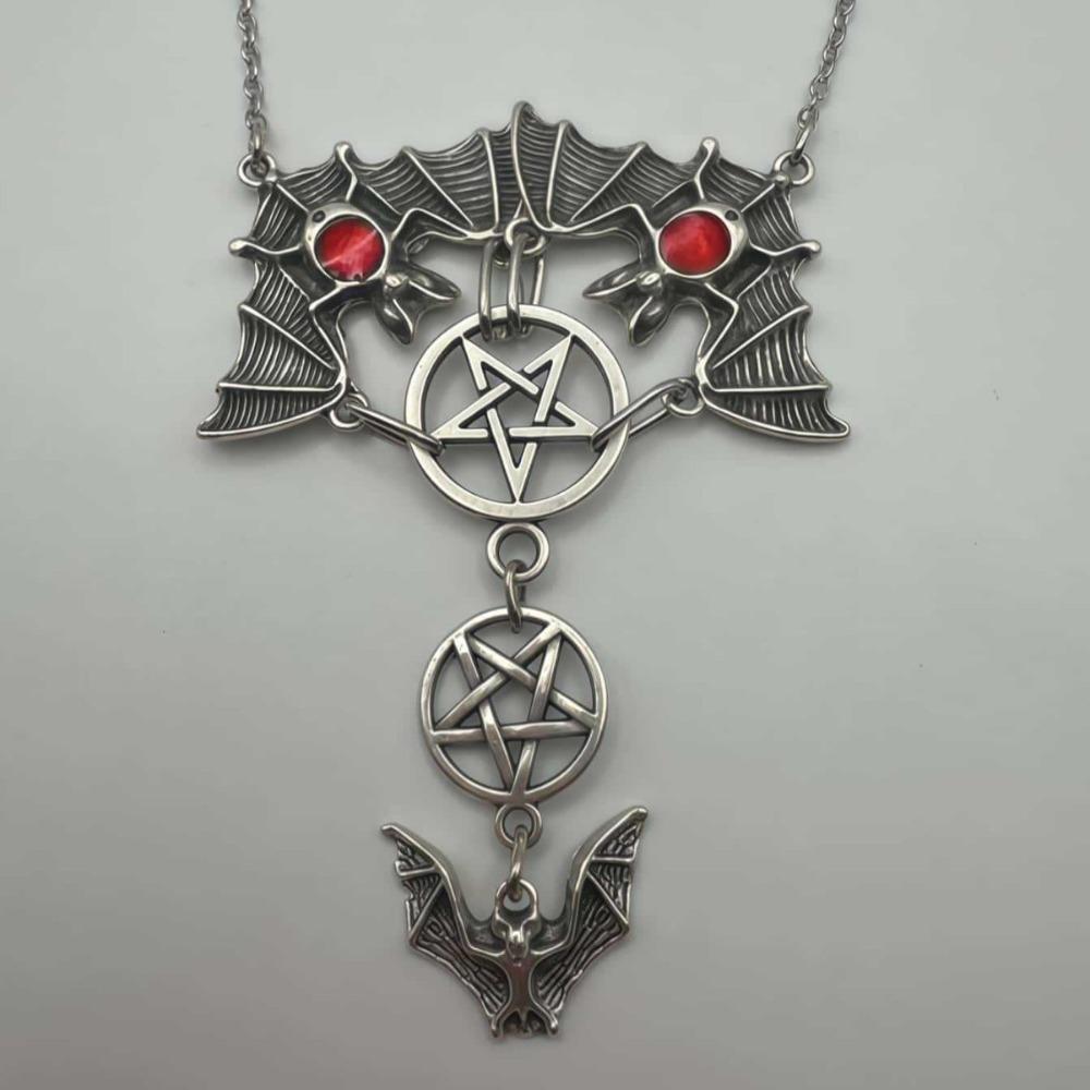 Gothic Red Glaze Droplets Vampire Bat Hollowed-out Pentagram Pendant Necklace for Men Women Halloween Party Jewelry Accessories