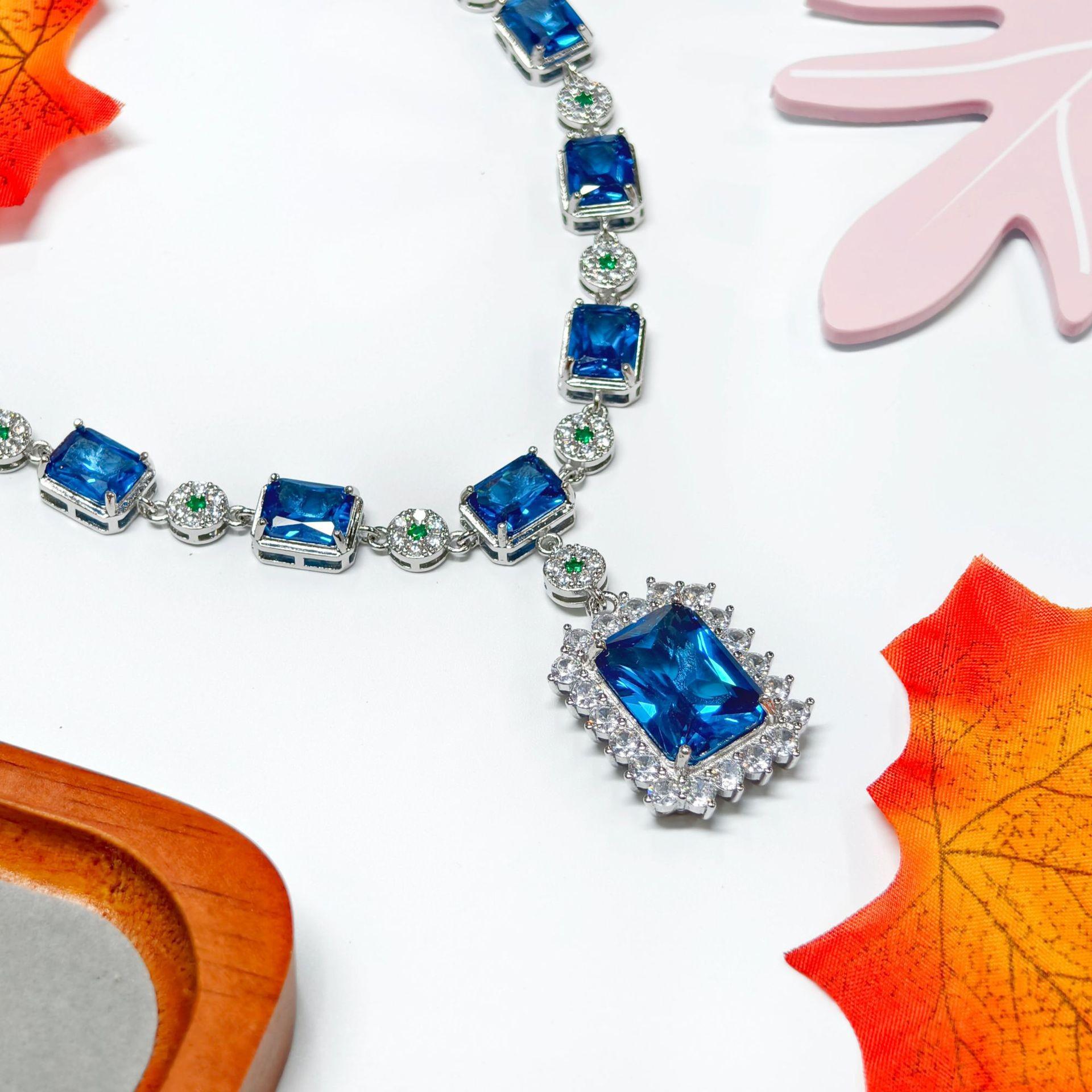 Gesen Luxury Full Diamond Aquamarine Rectangle Pendant Necklace