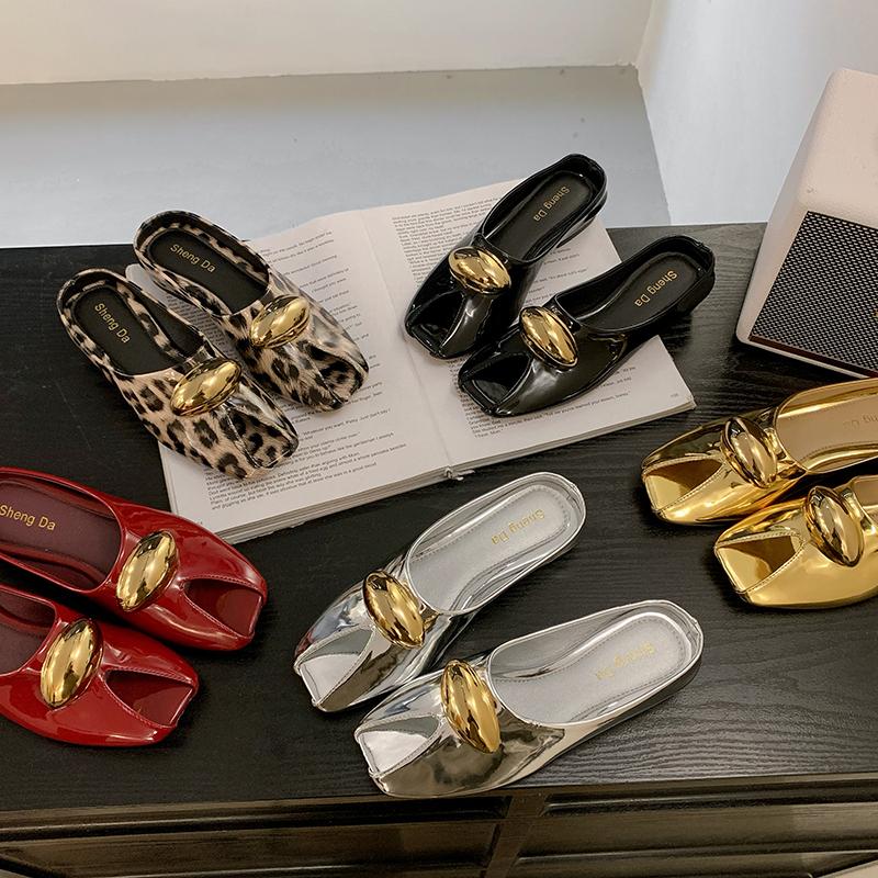 Fashion 2025 Summer Peep Toe Women's Modern Slippers Fashion Square Toe Low Heel Metal Decoration Sandals Outdoor Dress Daily Slippers