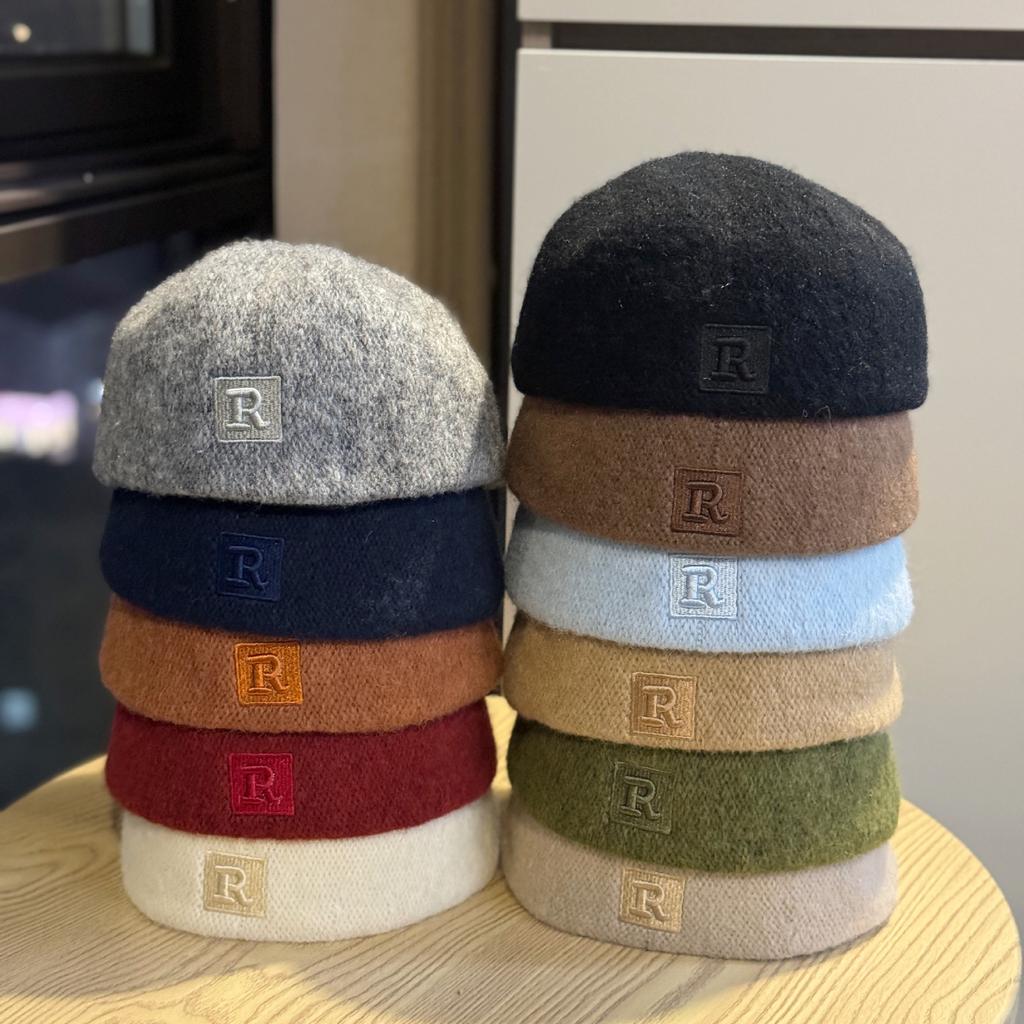 Embroidered Letter R Shaped Beret Hat for Women in Autumn and Winter Cashmere Blend Warm Reverse Wear Forward Hat