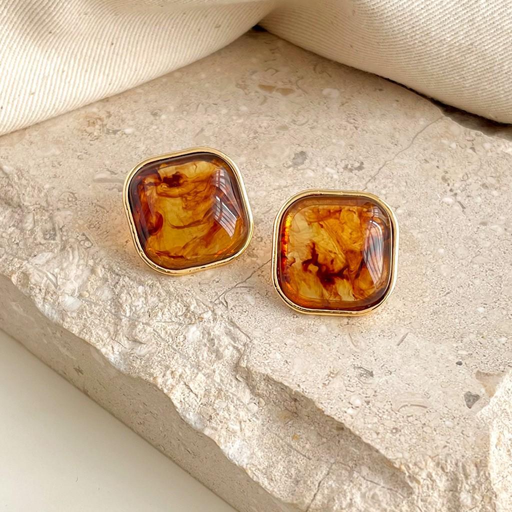 Amber-Colored French-Inspired Minimalist Retro Stud Earrings