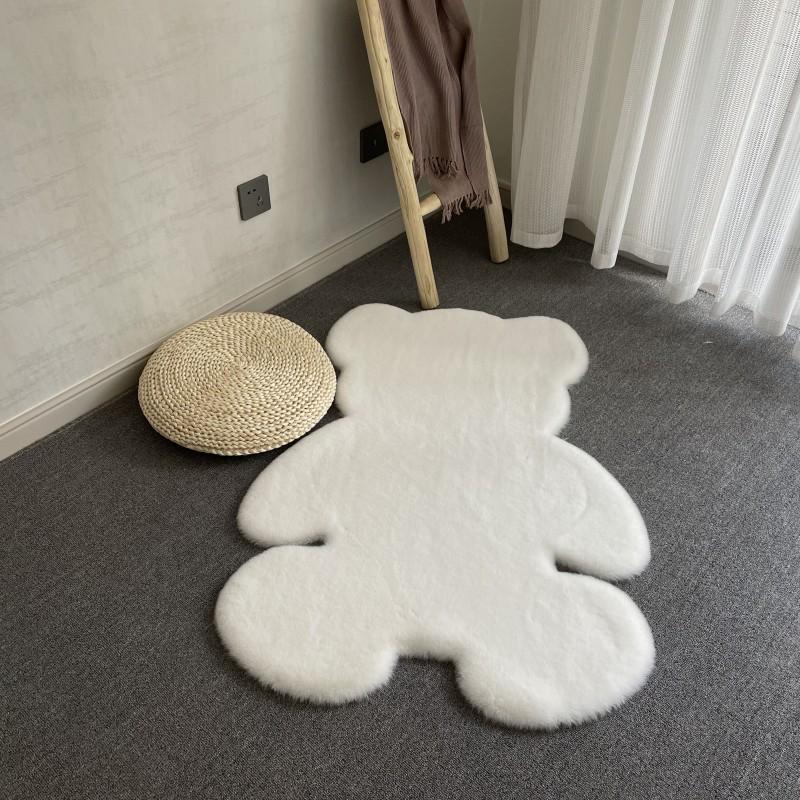 Cute Bear Plush Rug - Decorative Bedroom Mat for Children's Room
