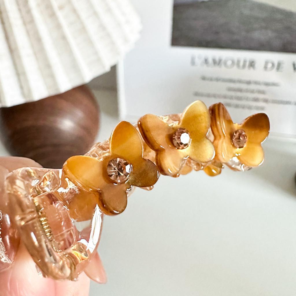 Elegant Mini Banana Hair Clip With Charming Butterfly And Floral Designs For Fashionable Hairstyles