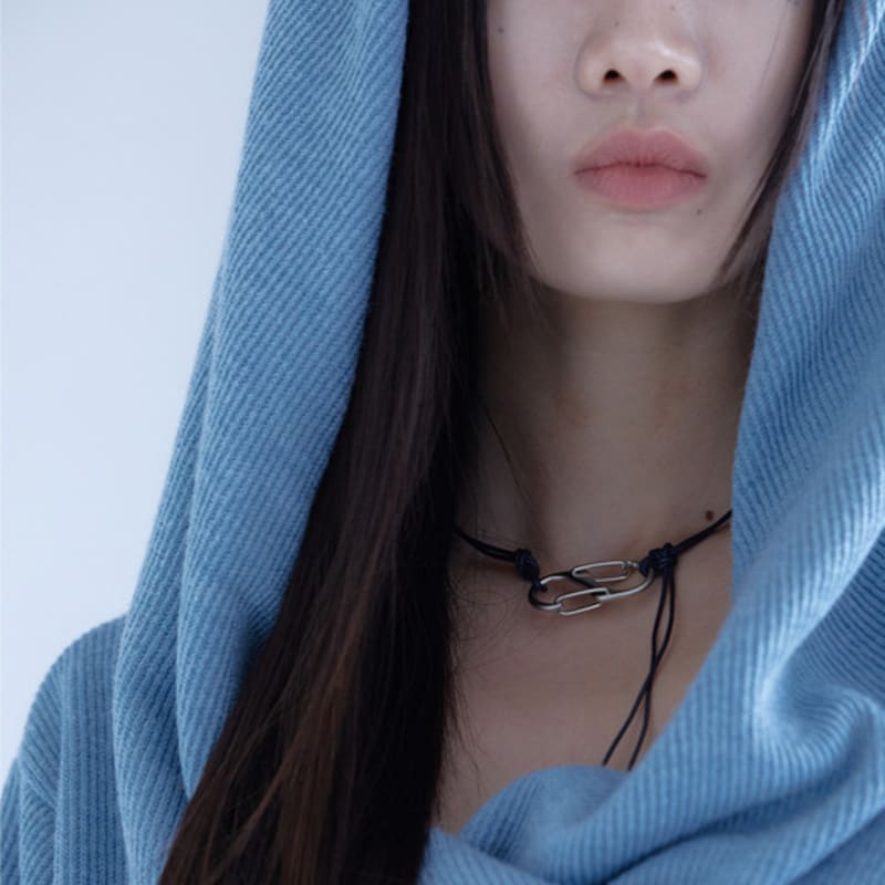 Kitschic Clamshell Metal necklace_Navy