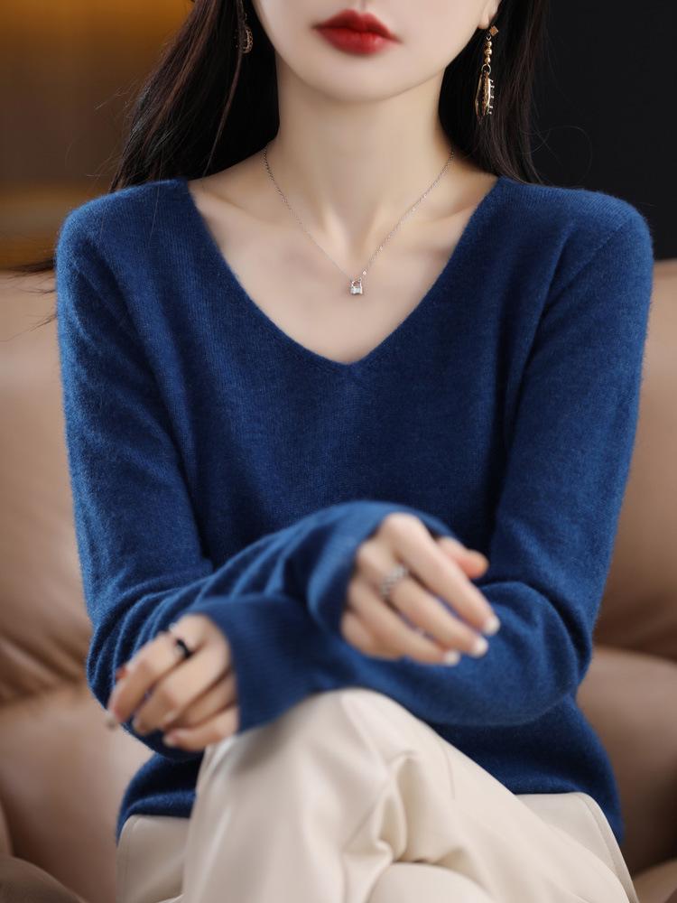Women's Retro V-Neck 100% Wool Sweater – Seamless, Loose Fit, Autumn/Winter Commuting Essential