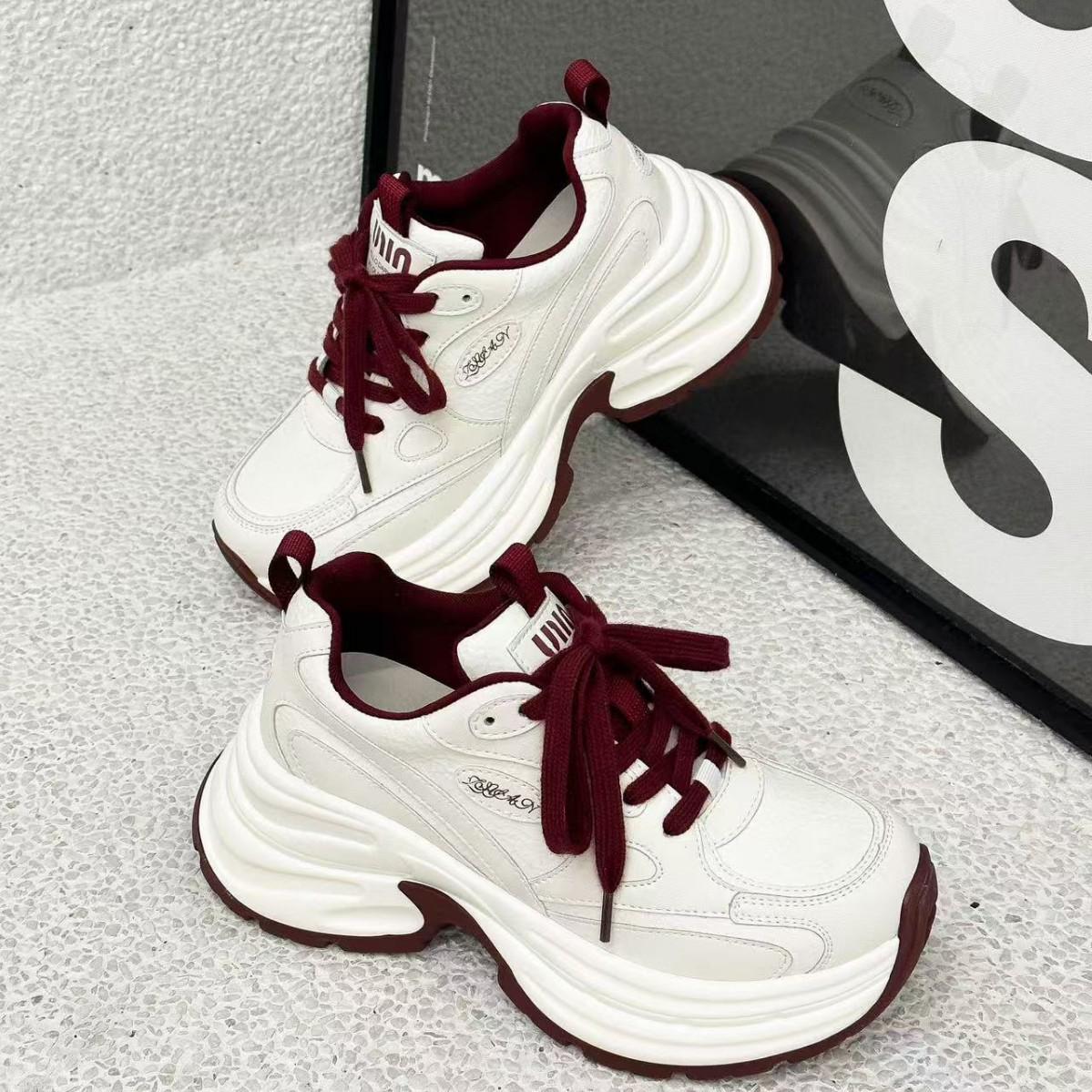 

Женские серебристые туфли Dad на толстой подошве 2024 года: Дышащие, увеличивающие рост повседневные кроссовки с бархатной подкладкой для осени/зимы 39 красный