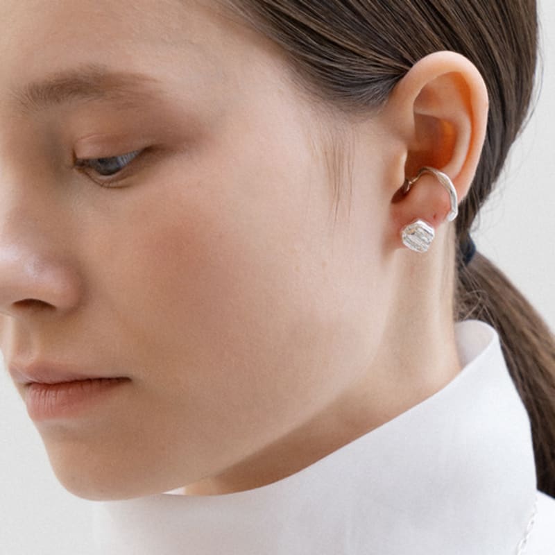 REINDEER MOROCCO EARRING 13