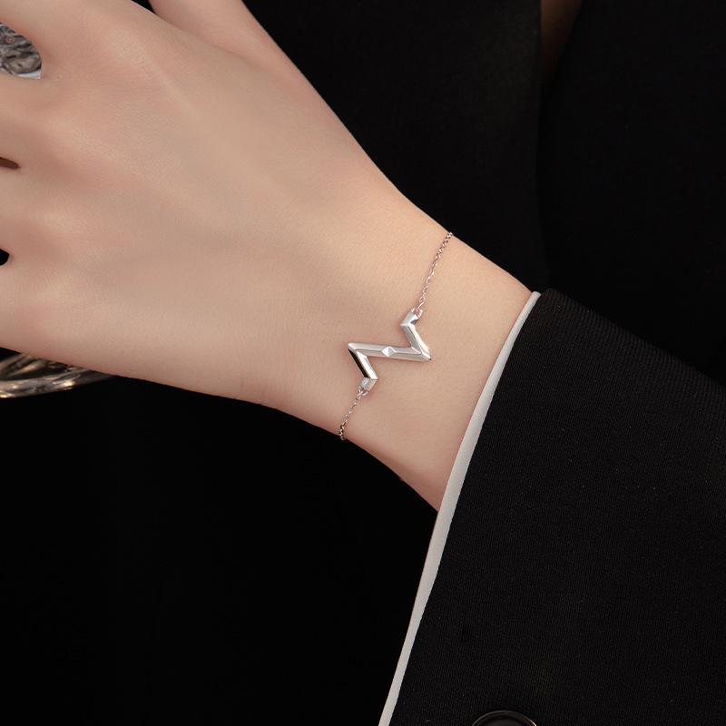S925 Silber Licht Luxus Nische Herzschlag Design Armband frauen Einfache Temperament Vielseitig Internet Celebrity Armband