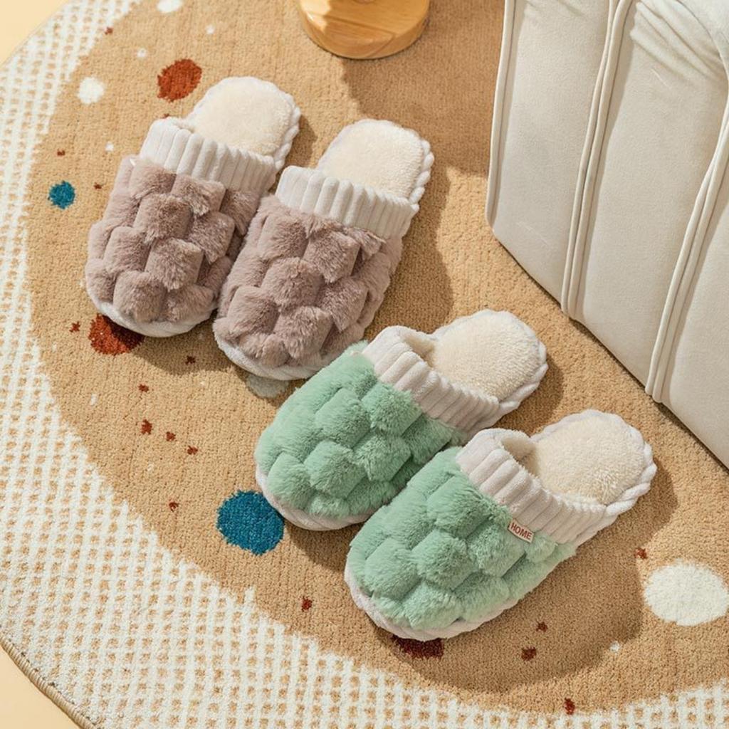 Cotton Slippers for Women In Winter, Suitable for Home Use In Spring and Autumn, Warm and Non Slip Indoors, with Plush Fur for Men