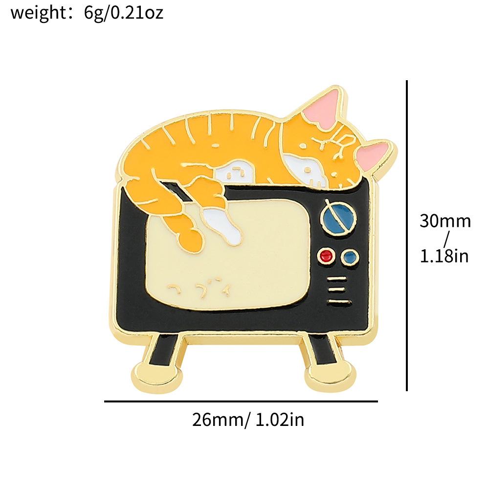 Personalized cat brooch kitten drinking water play metal badge alloy dripping oil clothes bag