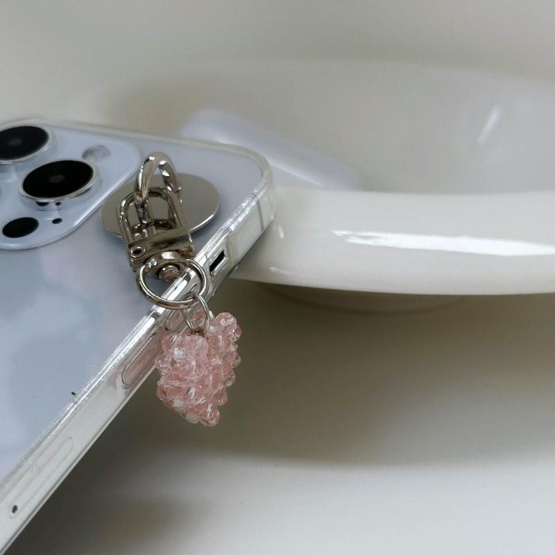 Fashionable Pendant for Furniture Stylish Crystal Heart Keychain Heart shaped Pendant for Home and Car Decorations