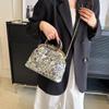 2026 New Vintage Women Original Handmade Chain Shoulder Bags Wedding Top Handle Totes Lady Lock Shell Clip Flower Small Handbags